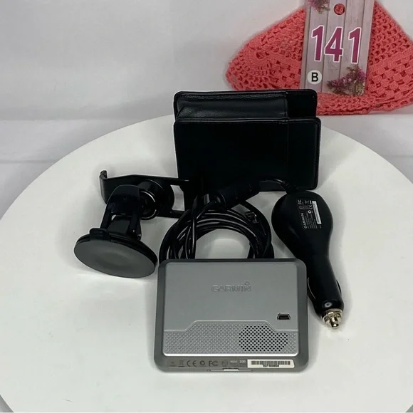 Garmin Nuvi 200 GPS Navigation Used - Picture 3 of 3